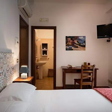 Cabrera House 4*
