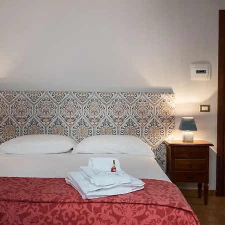 Bed & Breakfast Cabrera House 3*