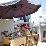 Cabrera House 3*