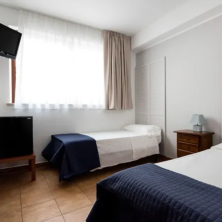 Cabrera House B&B 포쟐로