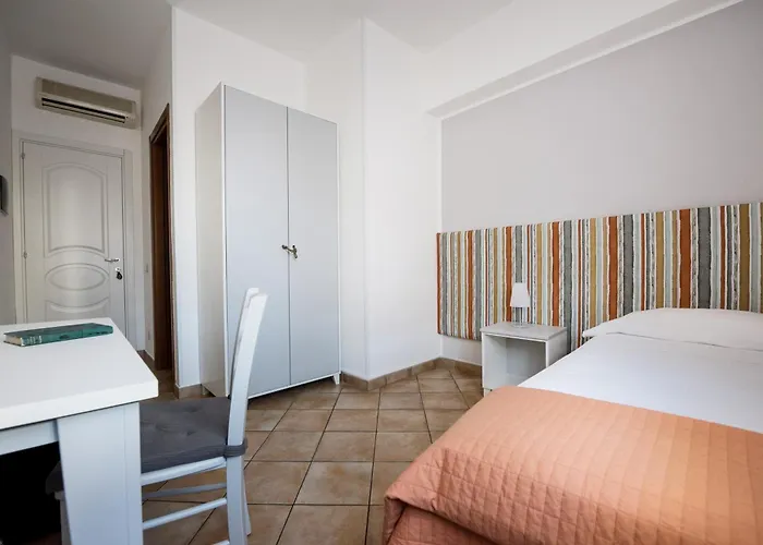 לינה וארוחת בוקר Cabrera House 3*